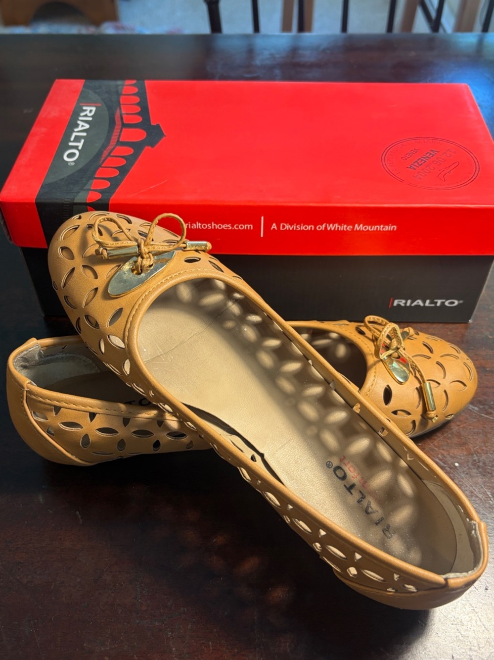 Rialto Women's Tan Laser-Cut Bow Ballet Flats